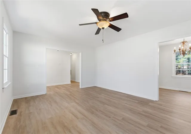 Photo 3 of Single family home for sale at 250 Pine Dr, Piedmont, SC 29673 | MLS# 20304388 | Listing updated on 2026-07-30