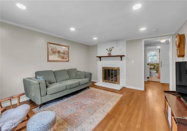 Photo 3 of Single family home for sale at 5 Jones Cir, Greenville, SC 29617 | MLS# 20304443 | Listing updated on 2026-09-13