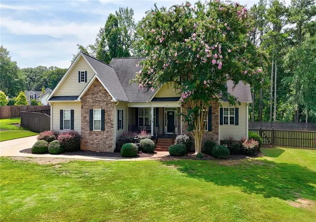 1st image of 105 Pondstone Ct, Easley, SC 29642 | MLS# 20304438