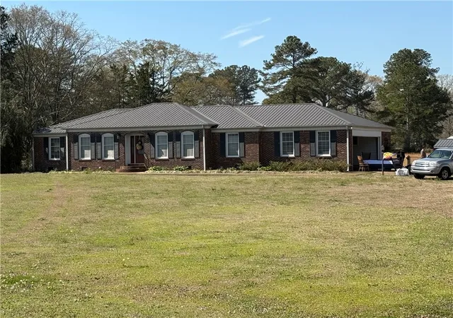 Photo 2 of Single family home for sale at 121 Nautical Way, Anderson, SC 29625 | MLS# 20304457 | Listing updated on 2026-08-06