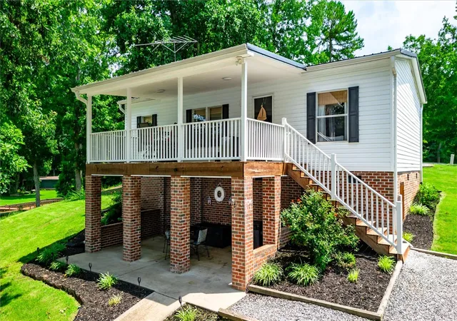 Photo 2 of Sale Pending at 34 Owens Point, Abbeville, SC 29620 | MLS# 20304448 | Listing updated on 2026-09-10