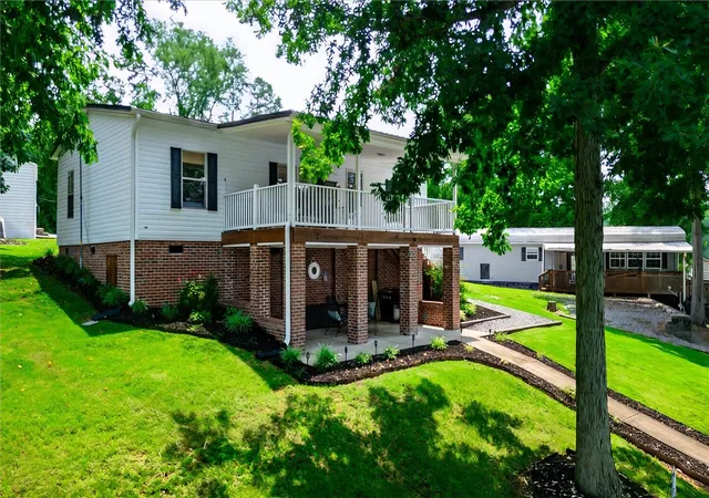 Photo 3 of Sale Pending at 34 Owens Point, Abbeville, SC 29620 | MLS# 20304448 | Listing updated on 2026-09-10