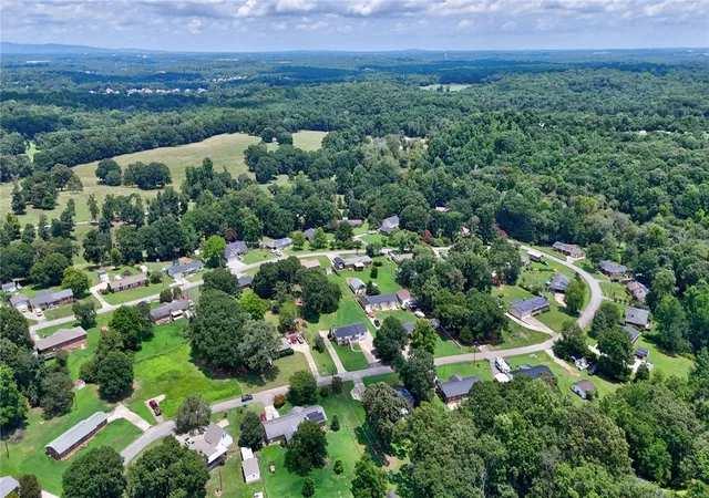 5th image of 317 Bentwood Rd, Piedmont, SC 29673 | MLS# 20304432