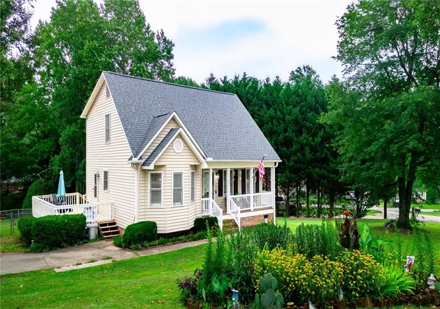 3rd image of 102 Cone Dr, Liberty, SC 29657 | MLS# 20304381