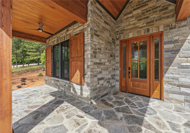 Photo 3 of Single family home for sale at 326 Thompson Rd, Taylors, SC 29687 | MLS# 20304465 | Listing updated on 2026-07-30