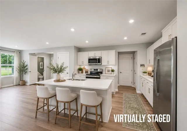 Photo 3 of Single family home for sale at 2 Havenhill Pl, Greenville, SC 29605 | MLS# 20304447 | Listing updated on 2026-08-04