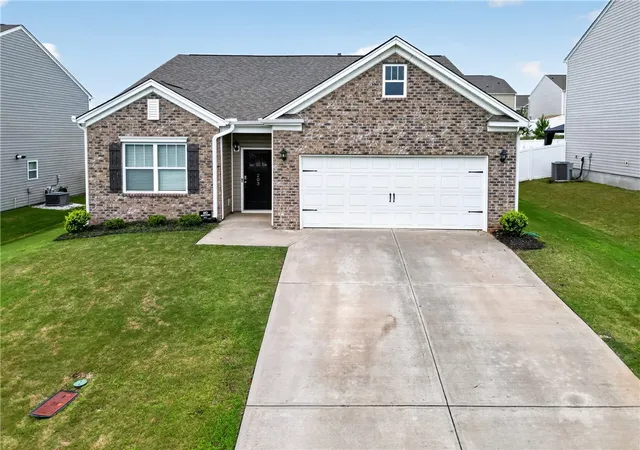 Photo 2 of Single family home for sale at 203 Light Spring Rd, Easley, SC 29642 | MLS# 20304480 | Listing updated on 2026-09-16
