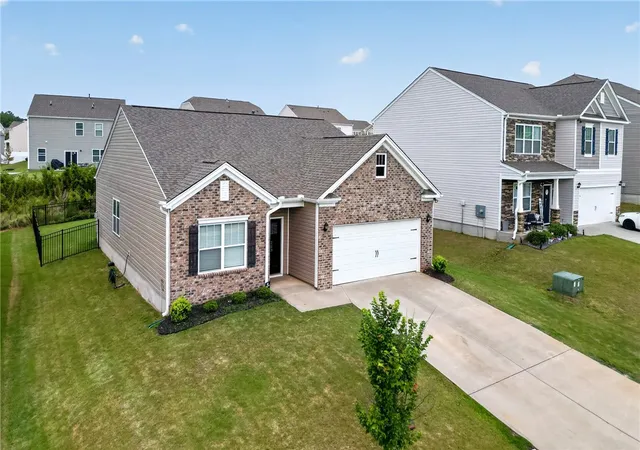 Photo 3 of Single family home for sale at 203 Light Spring Rd, Easley, SC 29642 | MLS# 20304480 | Listing updated on 2026-09-16