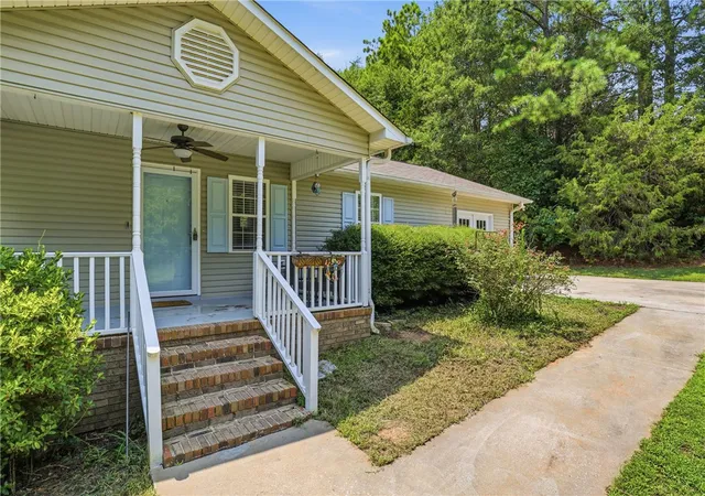 1st image of 941 Scotland Rd Scotland Rd, Easley, SC 29640 | MLS# 20304469