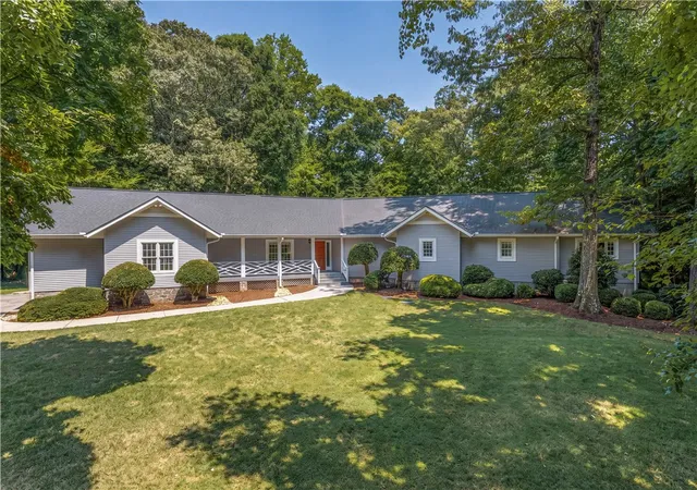Photo 1 of Single family home for sale at 202 Holly Dr, Easley, SC 29640 | MLS# 20304472 | Listing updated on 2026-08-31