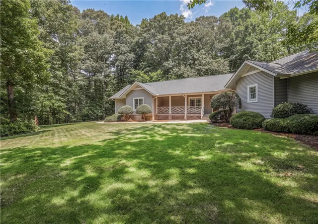 Photo 3 of Single family home for sale at 202 Holly Dr, Easley, SC 29640 | MLS# 20304472 | Listing updated on 2026-08-31