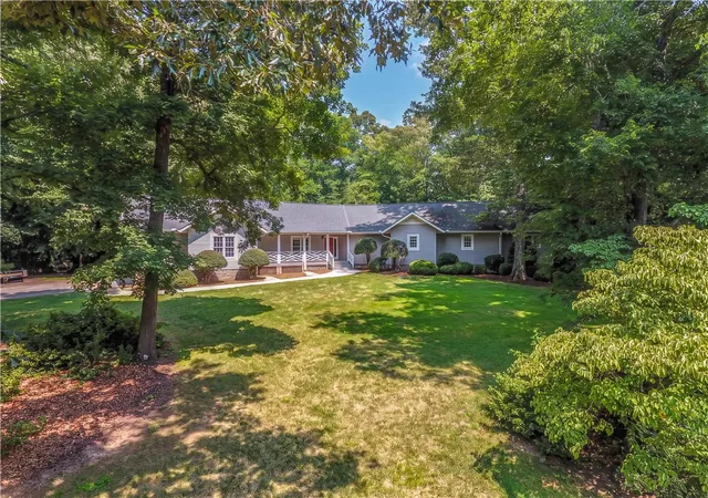 Photo 3 of Single family home for sale at 202 Holly Dr, Easley, SC 29640 | MLS# 20304472 | Listing updated on 2026-08-31
