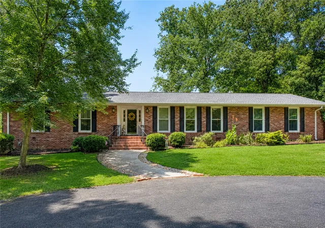 Photo 1 of Single family home for sale at 107 Shannon Dr, Pendleton, SC 29670 | MLS# 20303757 | Listing updated on 2026-08-15