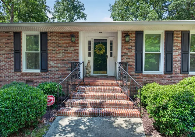 Photo 2 of Single family home for sale at 107 Shannon Dr, Pendleton, SC 29670 | MLS# 20303757 | Listing updated on 2026-08-15