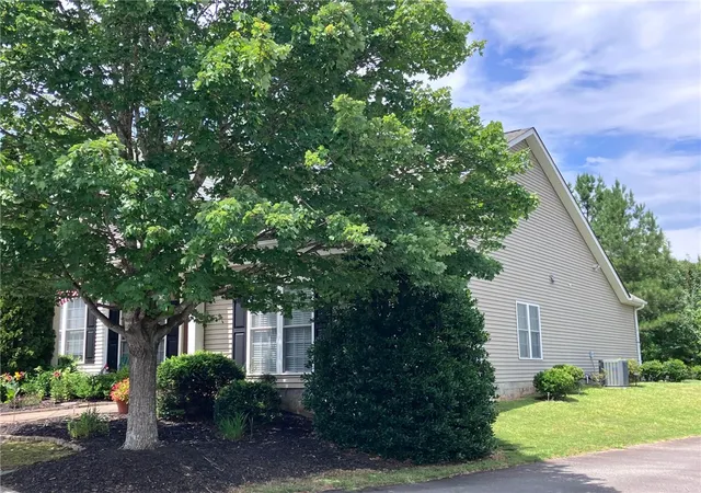 Photo 3 of Townhouse for sale at 158 Heritage Pl Rd, Pendleton, SC 29670 | MLS# 20304254 | Listing updated on 2026-09-19