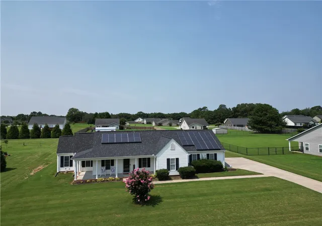 Photo 1 of Single family home for sale at 1014 Stoneham Cir, Anderson, SC 29626 | MLS# 20304436 | Listing updated on 2026-09-10