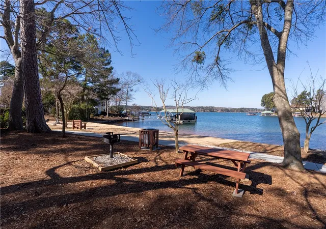Photo 3 of Single family home for sale at 102 Bowline Ct, Salem, SC 29676 | MLS# 20304384 | Listing updated on 2026-09-17