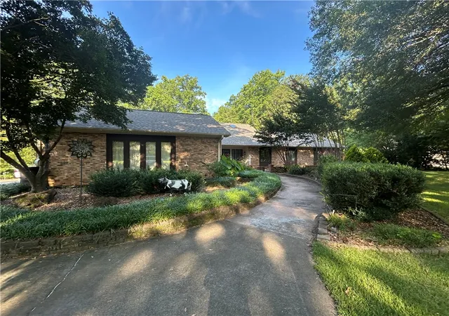2nd image of 905 Meadow Ln, Anderson, SC 29621 | MLS# 20304478