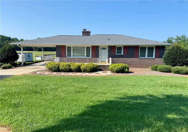 Single family home for sale at 6979 Highway 28, Iva, SC 29655 | MLS# 20304433