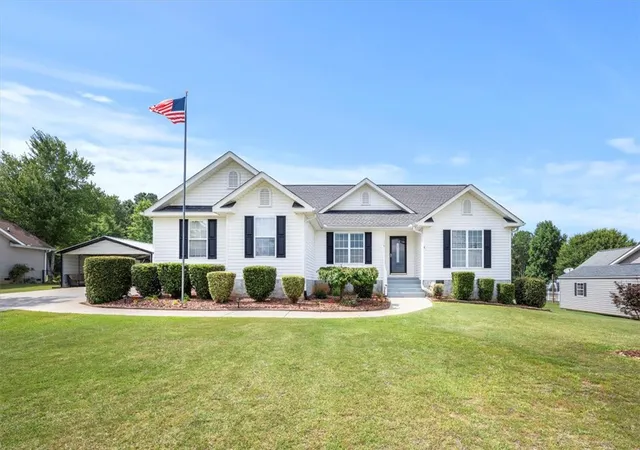 1st image of 117 Morgan Rd, West Union, SC 29696 | MLS# 20304406