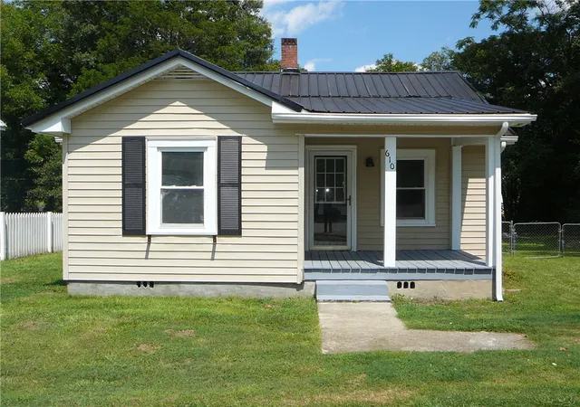 1st image of 610 Heyward Ave, Honea Path, SC 29654 | MLS# 20304527