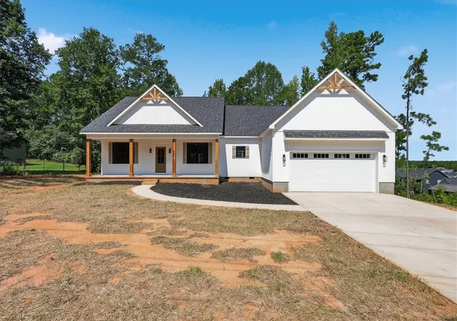 1st image of 420 Lakeside Dr, Anderson, SC 29621 | MLS# 20304445