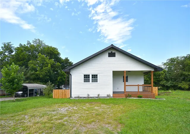 Photo 3 of Single family home for sale at 407 I St, Anderson, SC 29625 | MLS# 20304532 | Listing updated on 2026-09-19