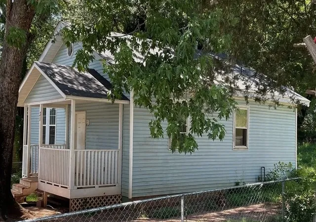 Photo 1 of Single family home for sale at 31 Sirrine St, Seneca, SC 29678 | MLS# 20304543 | Listing updated on 2026-08-03