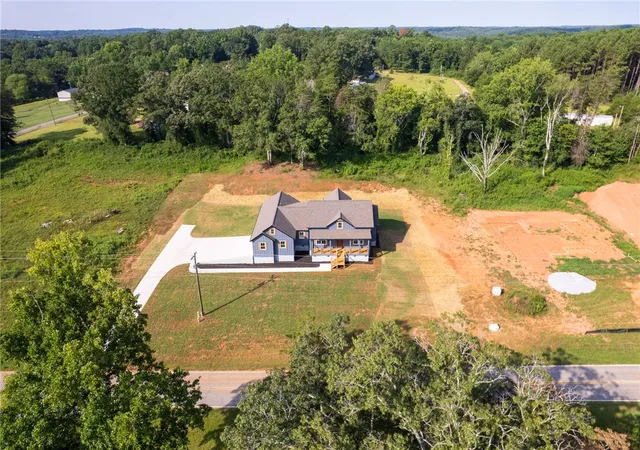 Photo 3 of Single family home for sale at 411 Stewart Gin Rd, Liberty, SC 29657 | MLS# 20304231 | Listing updated on 2026-10-02