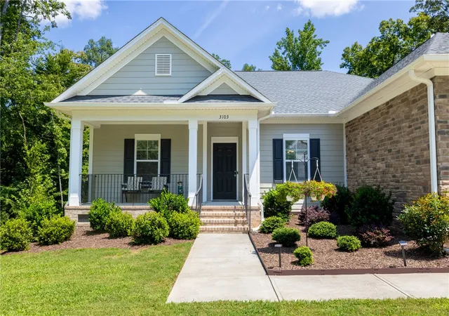 Photo 3 of Single family home for sale at 3103 Chatham Dr, Seneca, SC 29678 | MLS# 20304528 | Listing updated on 2026-10-04