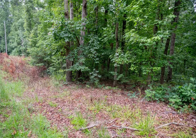 3rd image of 106 Pierpoint Dr, Westminster, SC 29693 | MLS# 20303901