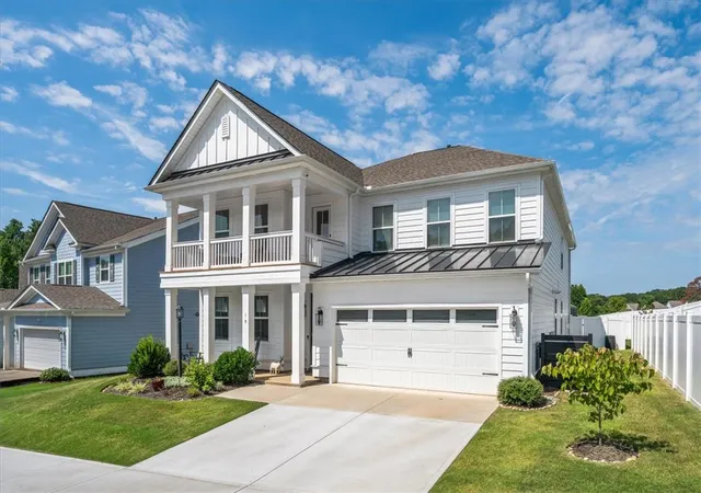 Photo 2 of Single family home for sale at 19 Needham Dr, Simpsonville, SC 29681 | MLS# 20304482 | Listing updated on 2026-08-06