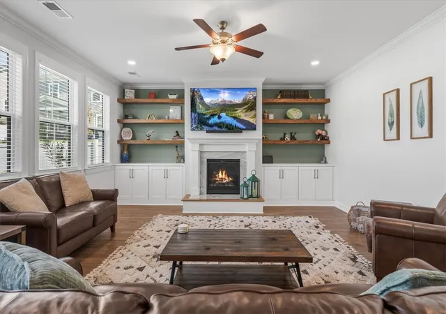 Photo 4 of Single family home for sale at 19 Needham Dr, Simpsonville, SC 29681 | MLS# 20304482 | Listing updated on 2026-08-06
