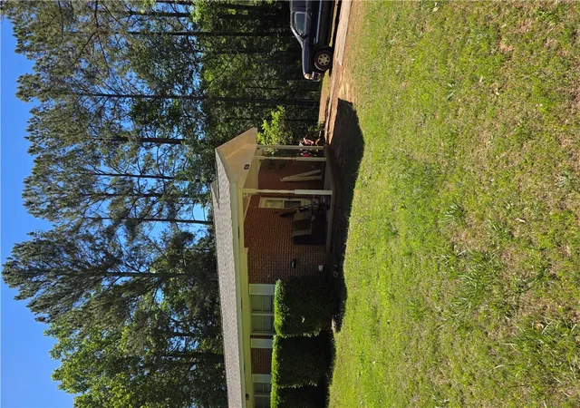 2nd image of 129 Morningside Dr, Seneca, SC 29678
