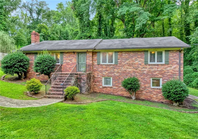 1st image of 7 Riveroaks Dr, Greenville, SC 29611 | MLS# 20304583