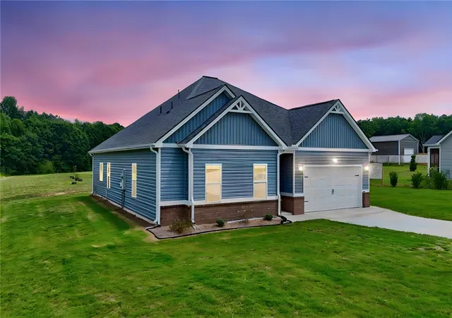 Photo 3 of Single family home for sale at 300 Clinkscales Rd, Anderson, SC 29624 | MLS# 20304595 | Listing updated on 2026-08-10