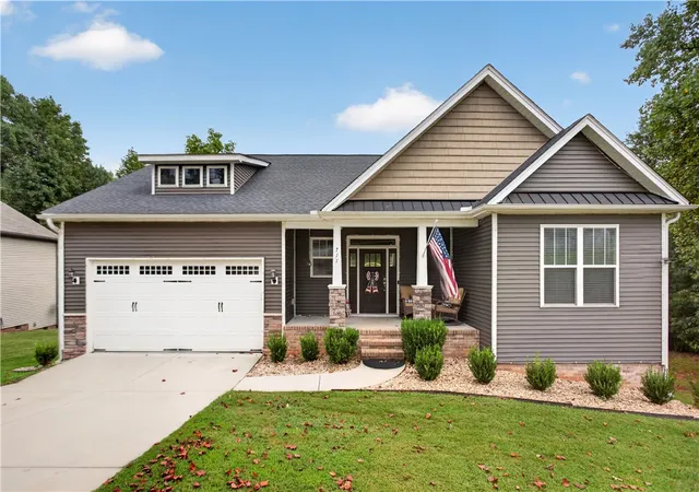 Photo 1 of Single family home for sale at 711 Barnes Rd, Seneca, SC 29672 | MLS# 20304347 | Listing updated on 2026-10-22