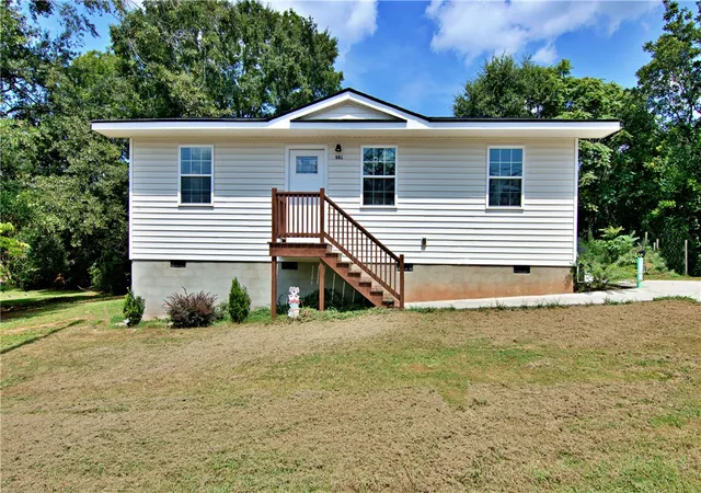 1st image of 901 East S 1st St, Seneca, SC 29678 | MLS# 20304610