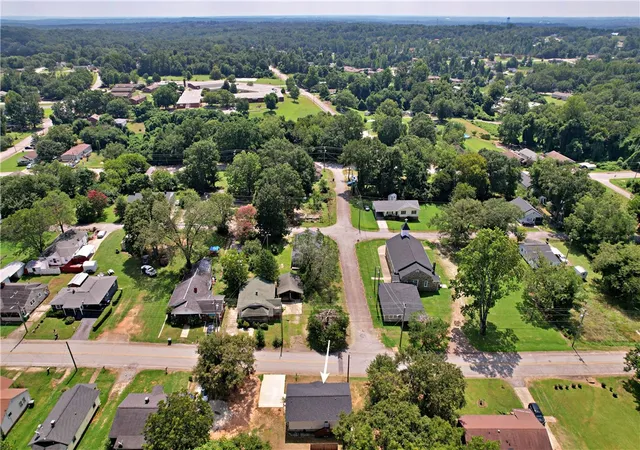 20th image of 901 East S 1st St, Seneca, SC 29678 | MLS# 20304610