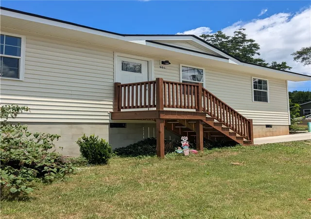 2nd image of 901 E South 1st St, Seneca, SC 29678 | MLS# 20304610