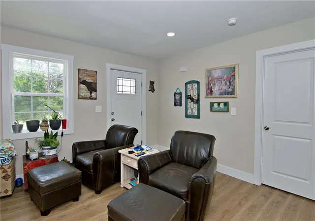 4th image of 901 East S 1st St, Seneca, SC 29678 | MLS# 20304610