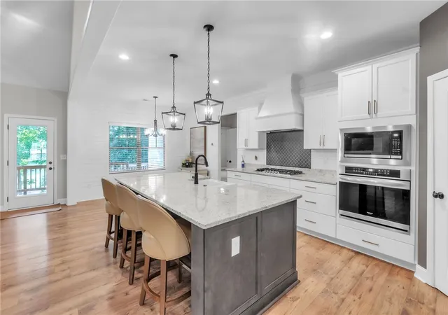 Photo 3 of Single family home for sale at 116 Viaroma Dr, Anderson, SC 29621 | MLS# 20304565 | Listing updated on 2026-10-08