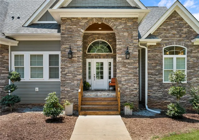 Photo 3 of Single family home for sale at 206 James Hare Rd, Anderson, SC 29626 | MLS# 20304683 | Listing updated on 2026-10-04