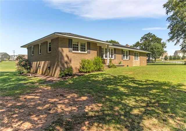 3rd image of 108 Angela Dr, Piedmont, SC 29673 | MLS# 20304669