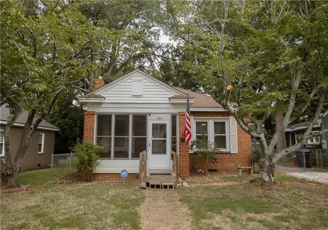 1st image of 803 S Manning St, Anderson, SC 29624 | MLS# 20304702