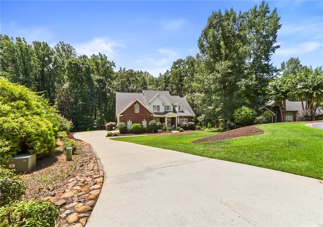 Photo 2 of Sale Pending at 103 Wanstead Ct, Anderson, SC 29621 | MLS# 20304512 | Listing updated on 2026-08-16