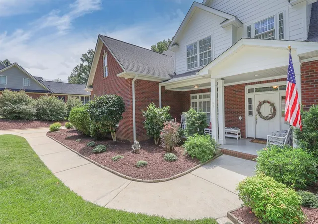 Photo 3 of Sale Pending at 103 Wanstead Ct, Anderson, SC 29621 | MLS# 20304512 | Listing updated on 2026-08-16