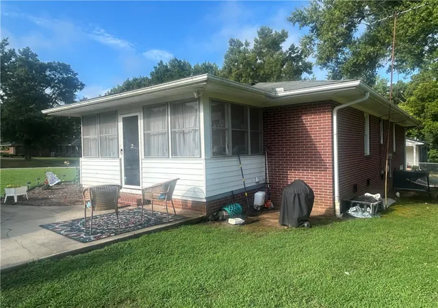 4th image of 212 W Greer St, Honea Path, SC 29654 | MLS# 20304722