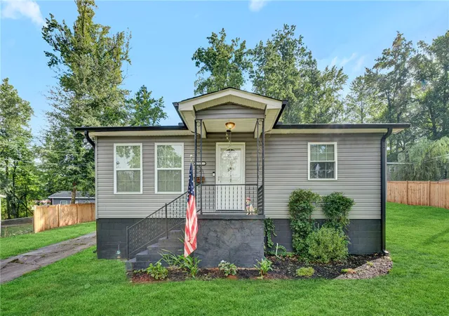 1st image of 215 Gail St, Easley, SC 29642 | MLS# 20304733