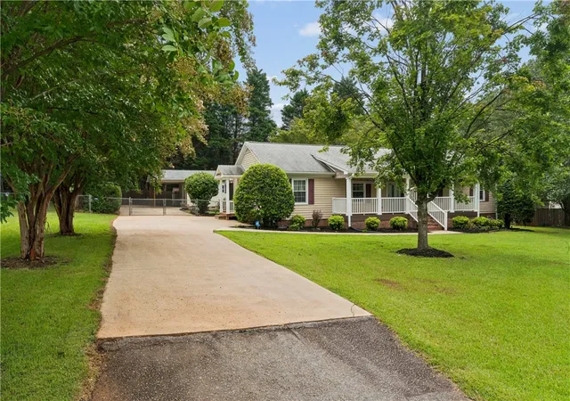 3rd image of 201 Ketura Dr, Easley, SC 29642 | MLS# 20304563